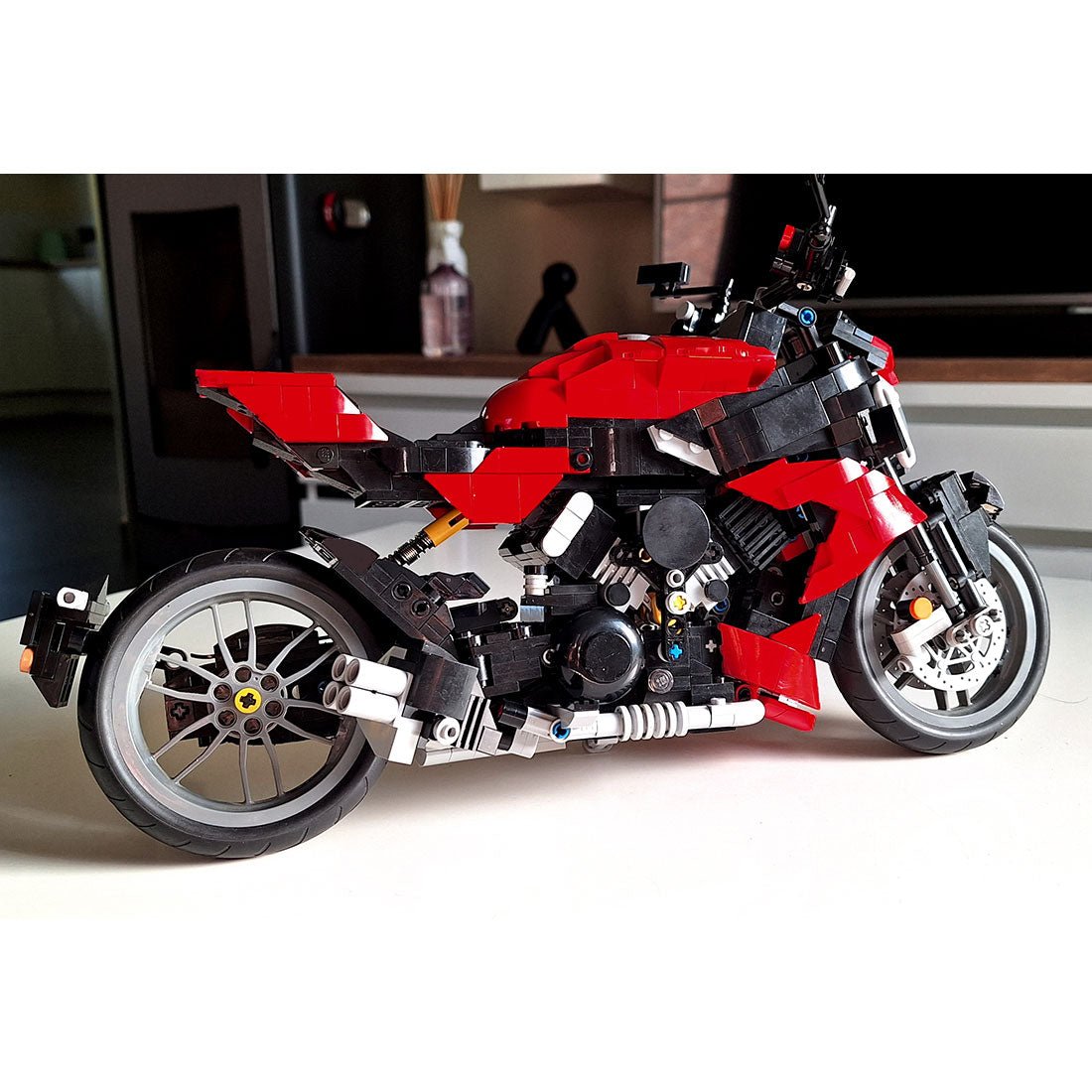 Diavel V4 Motorcycle Klemmbausteine - LesDiyLesDiy