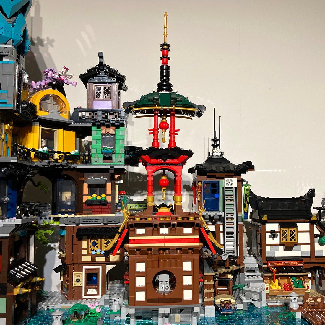 MOC - 101999 Ninjago City Garden Modification Klemmbausteine - LesDiyLesDiy