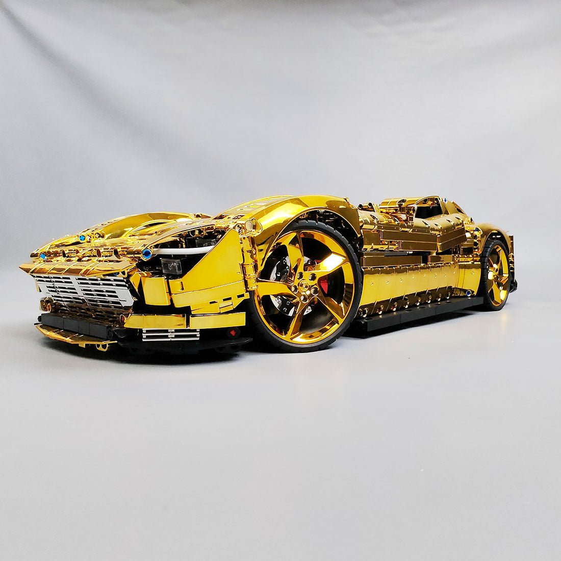 SP - 2 Rennwagen im Maßstab 1/8, galvanisch verchromt und goldfarben Klemmbausteine - LesDiyLesDiy